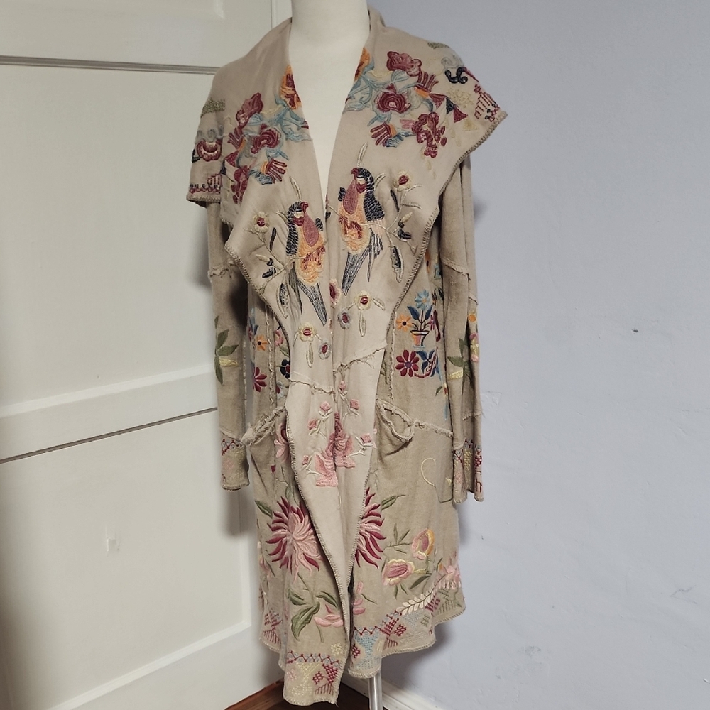 Embroidered Floral Beige Coat size M